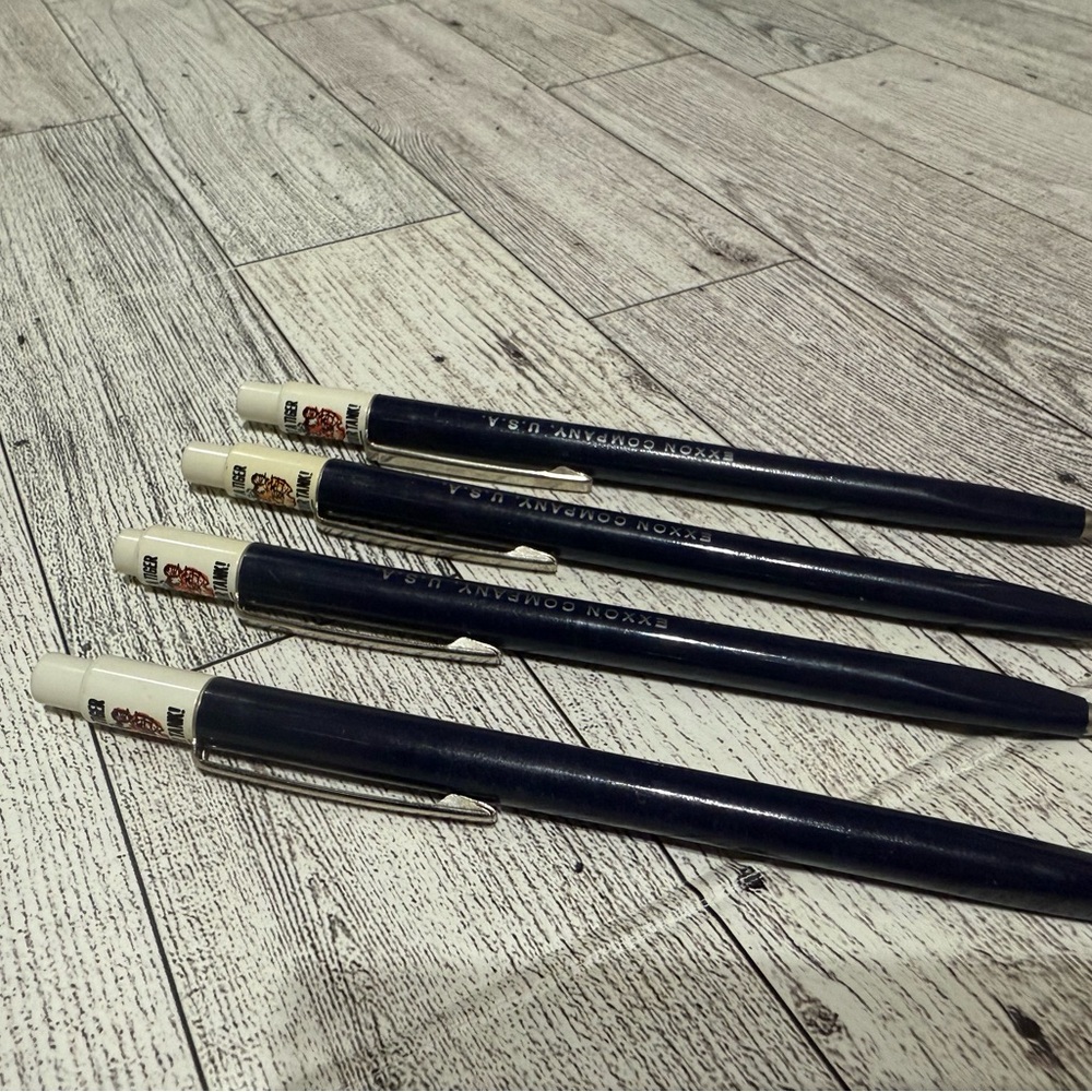 Lot of 4 Exxon Pens